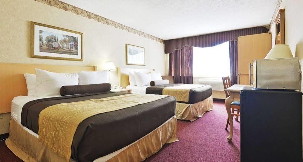 The Marigold Hotel Brampton Luaran gambar